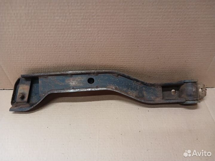 Кронштейн подрамника правый Daewoo Matiz