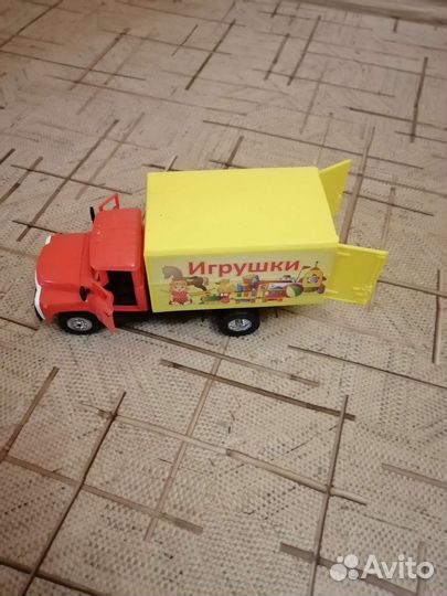 Машинка музыкальная