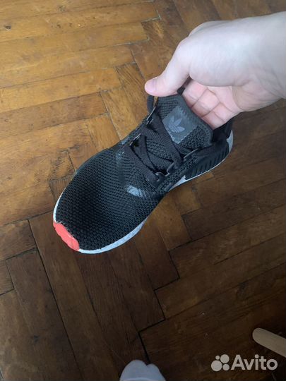 Кроссовки adidas NMD R1