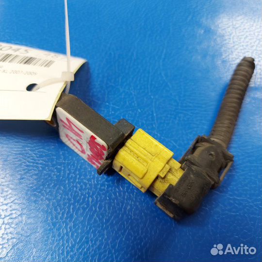 Датчик удара передний Mitsubishi Outlander Xl