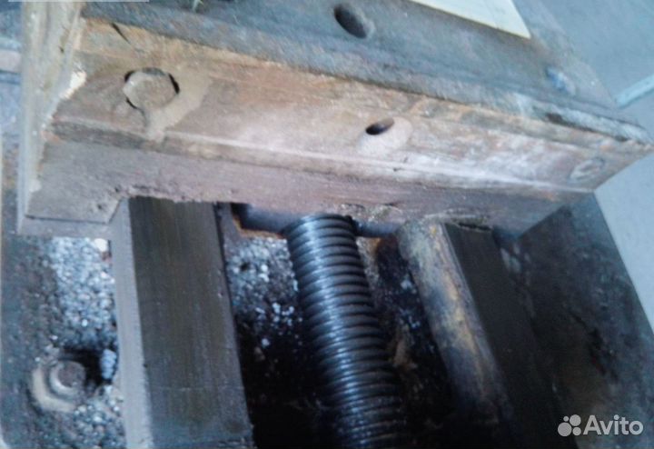 Тиски станочные поворотные огромные 320мм, СССР