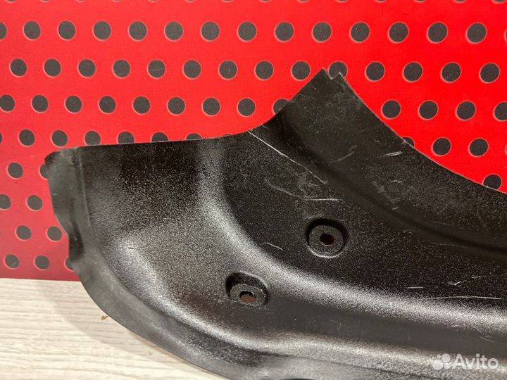 Водосток крышки багажника левый Mercedes-Benz Gle