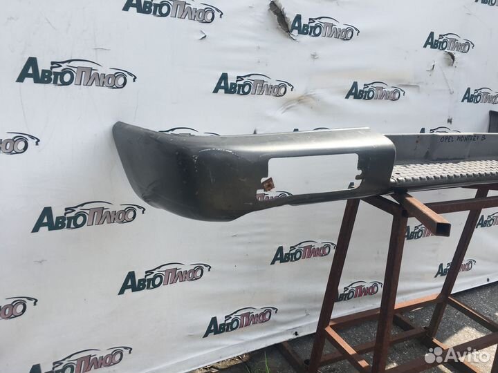Задний бампер Opel Monterey