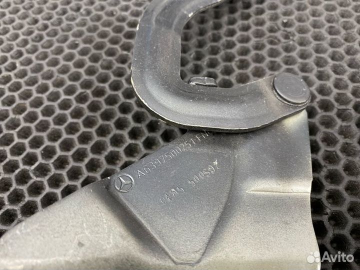 Петли капота Mercedes-Benz V-Class W639 112.951