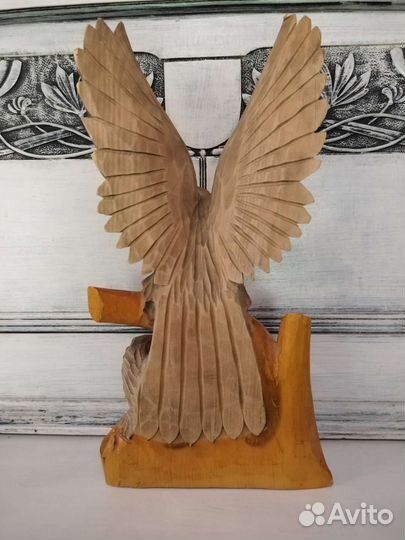 Резная статуэтка 