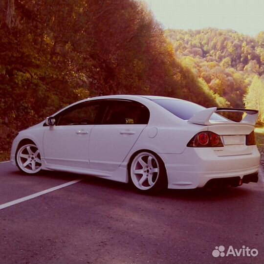 Накладки на пороги Mugen RR для honda civic 4D