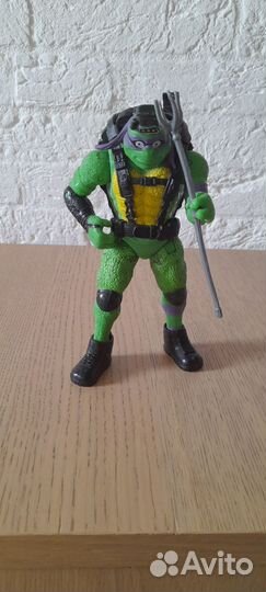 Фигурки черепашки ниндзя и Эйприл О Нилл