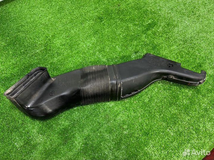 Патрубок воздушного фильтра Audi A4 B5 1.8 ADR