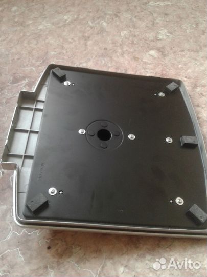 Универсальный напольный кронштейн. Массивный