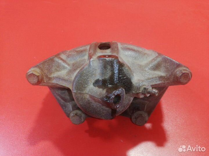 Суппорт передний правый Ford Mondeo B4Y cjba