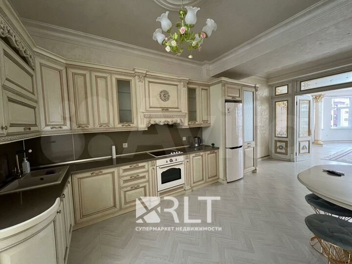 3-к. квартира, 120 м², 3/12 эт.