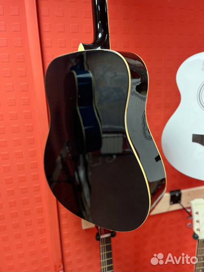 Гитара с чехлом