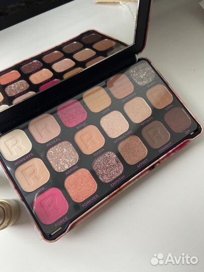 Палитра теней Revolution