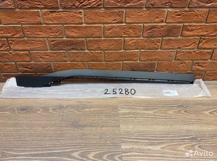 Накладка двери передней левой Kia Seltos 2019+