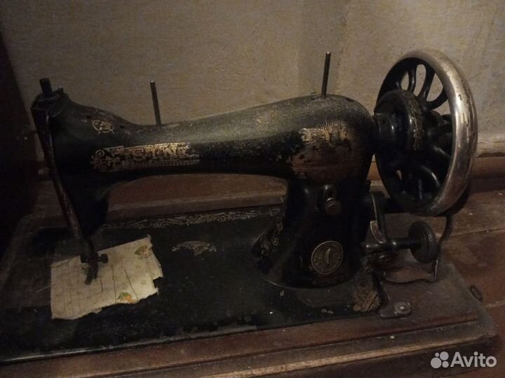 Швейная машина Singer
