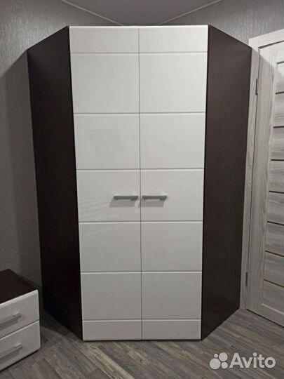 Шкаф угловой 113 200 белый глянец капучино