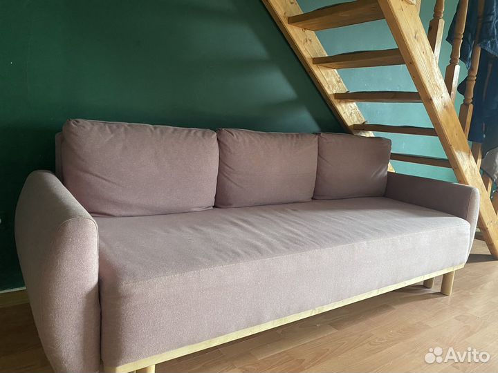 Диван IKEA трехместный