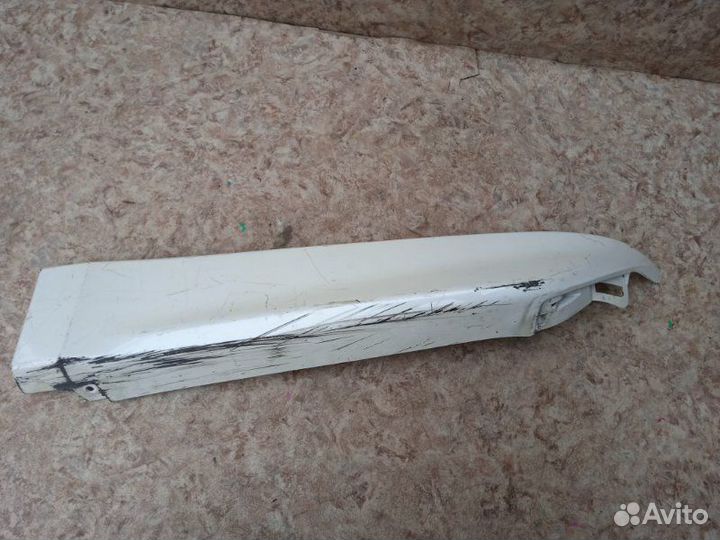 Клык бампера лев. зад. toyota crown