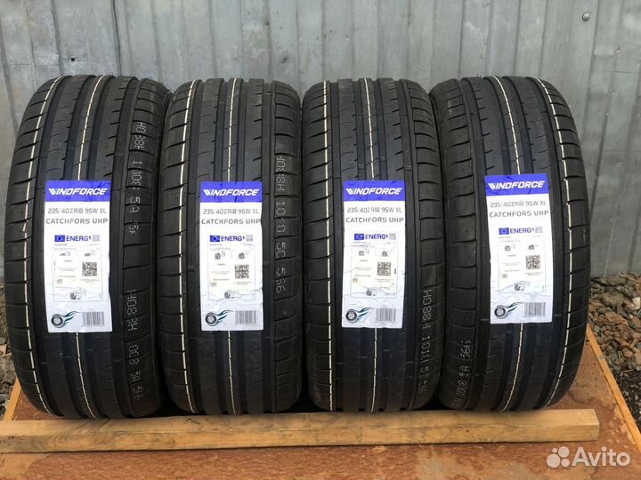 Windforce Catchfors UHP 235/40 R18