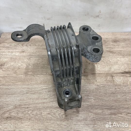 Подушка двигателя правая Opel Astra j