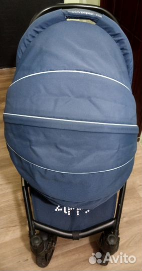 Прогулочная коляска с надувными колесами