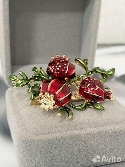 Брошь винтаж гранаты
