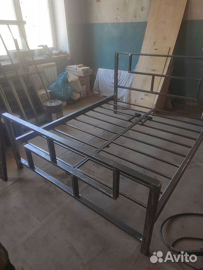 Кровать лофт из металла 160х200