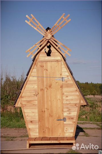 Уличный туалет деревянный DRE444