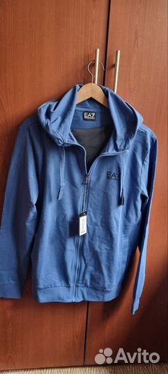 Спортивный костюм мужской EA7