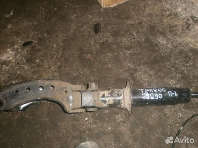 Амортизатор передний Volkswagen Touareg