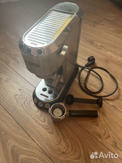 Рожковая кофеварка DeLonghi EC680