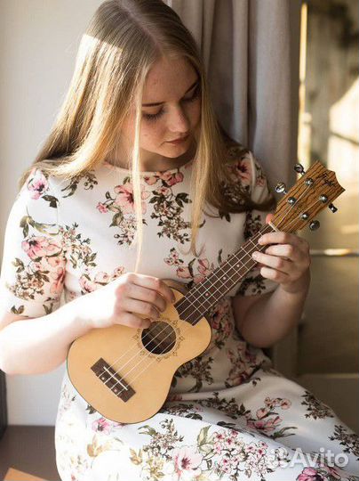 Репетитор по игре на гитаре/укулеле