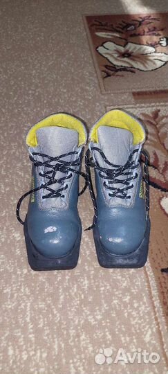 Лыжные ботинки 34р-р для классических лыж