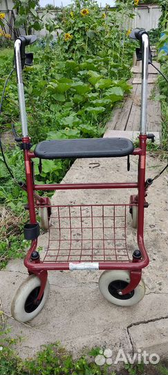 Коляска для пожилых и инвалидов