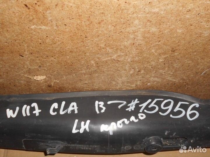 Накладка крыла в моторном отсеке (кожух болтов)