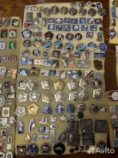 Значки Космос и Мишка Олимпиада