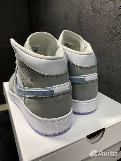 Кроссовки Nike Air Jordan 1 Mid Lux