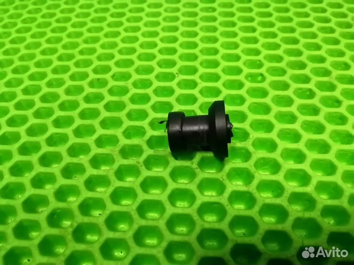 Фиксатор перекидной ручки для коляски