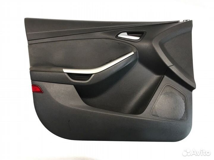 Обшивка двери передняя левая Ford Focus 3 хетчбек