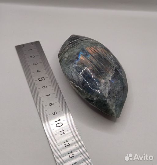 Крупный лабрадорит, Мадагаскар / Минералы