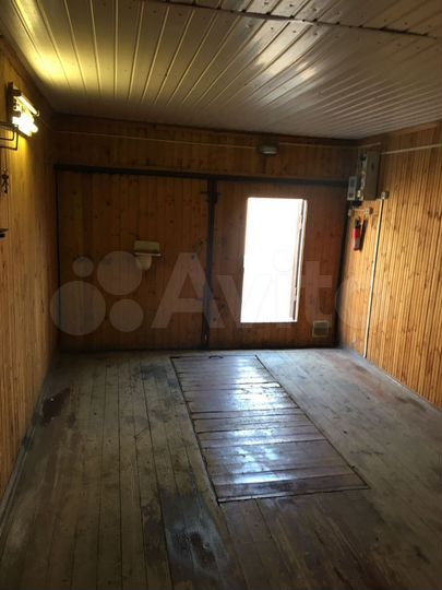 Гараж, > 30 м²