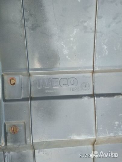 Крыло iveco