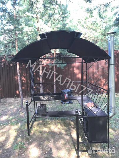 Мангал с крышей