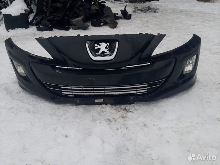 Бампер передний Пежо 308 с птф