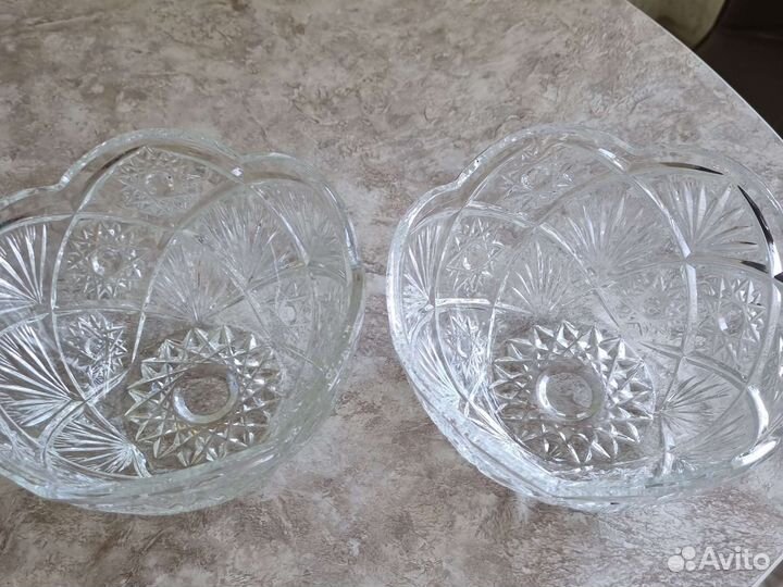 Хрустальные вазы большие 2 шт