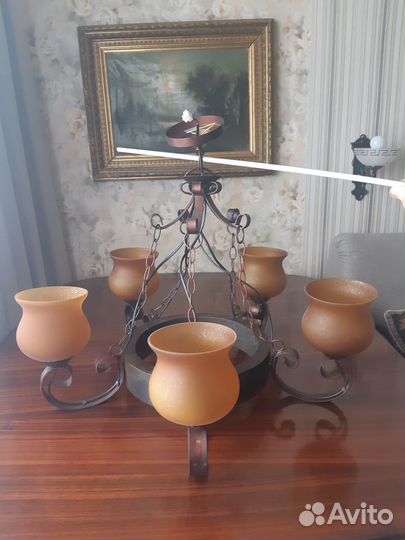 Люстра массивная их метала и дерева