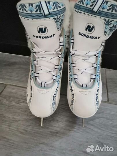 Коньки фигурные женские 35 размер