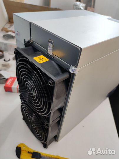 Asic майнер Bitmain Antminer S19