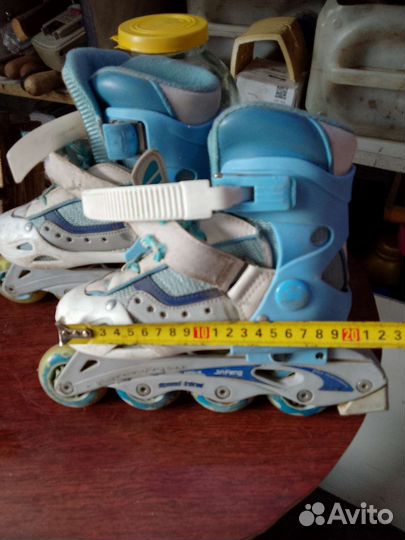 Роликовые коньки