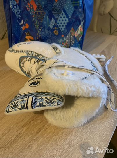 Женские фигурные коньки